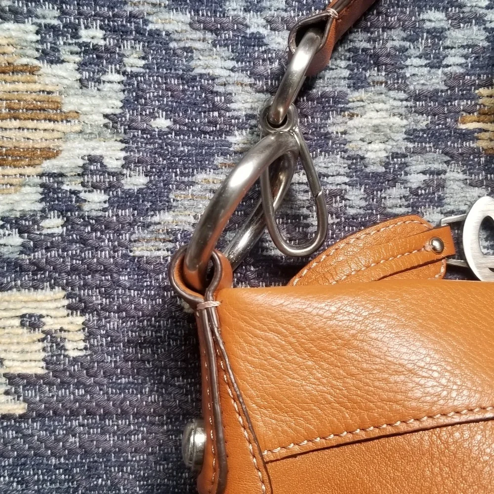 B. Markowsky Leather Brown Crossbody - Picture 7 of 9